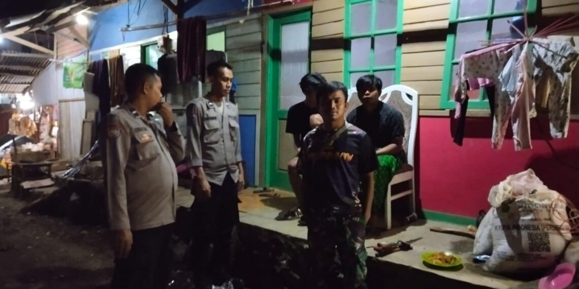 Patroli Lautan Biru Polsek Cugenang Polres Cianjur Mendatangi Waga Yang Sedang Ronda malam