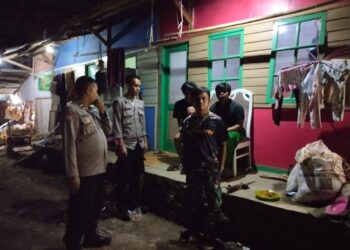Patroli Lautan Biru Polsek Cugenang Polres Cianjur Mendatangi Waga Yang Sedang Ronda malam
