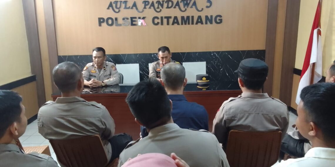 Anev, Kapolsek Citamiang Perkenalan Diri Dan Beri Arahan Kepada Seluruh Personil