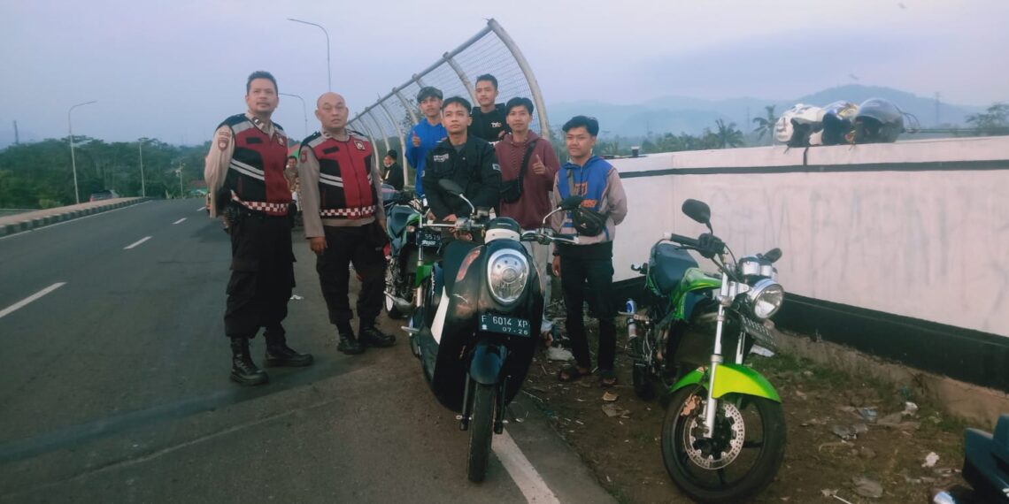 Unit Samapta Polsek Cibeureum Polres Sukabumi Kota, rutin laksanakan Patroli Sore untuk mencegah Gukamtibmas