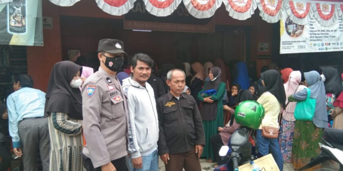 Laksanakan Silaturahmi Bhabinkamtibmas Sambangi Ketua RW Desa Cikancana
