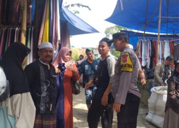 Bhabinkamtibmas Polsek Cugenang Sambangi Warga Selesai Kegiatan Pengajian Rutinan