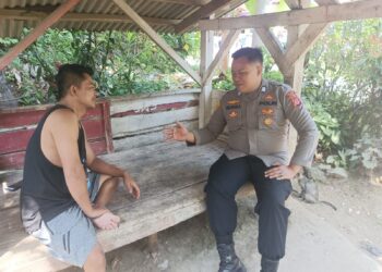 Bhabinkamtibmas Desa Mekarsari Polsek Cikalongkulon Sambangi Pemuda
