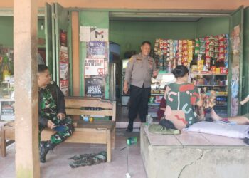 Bhabinkamtibmas Polsek Cikalongkulon Bersama Babinsa Laksanakan Patroli Someah Bersama