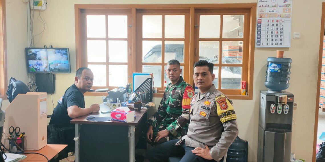 Dekati warga Babinkamtibmas bersinergi dengan Babinsa Sambangi Warga dan Berikan Imbauan Kamtibmas