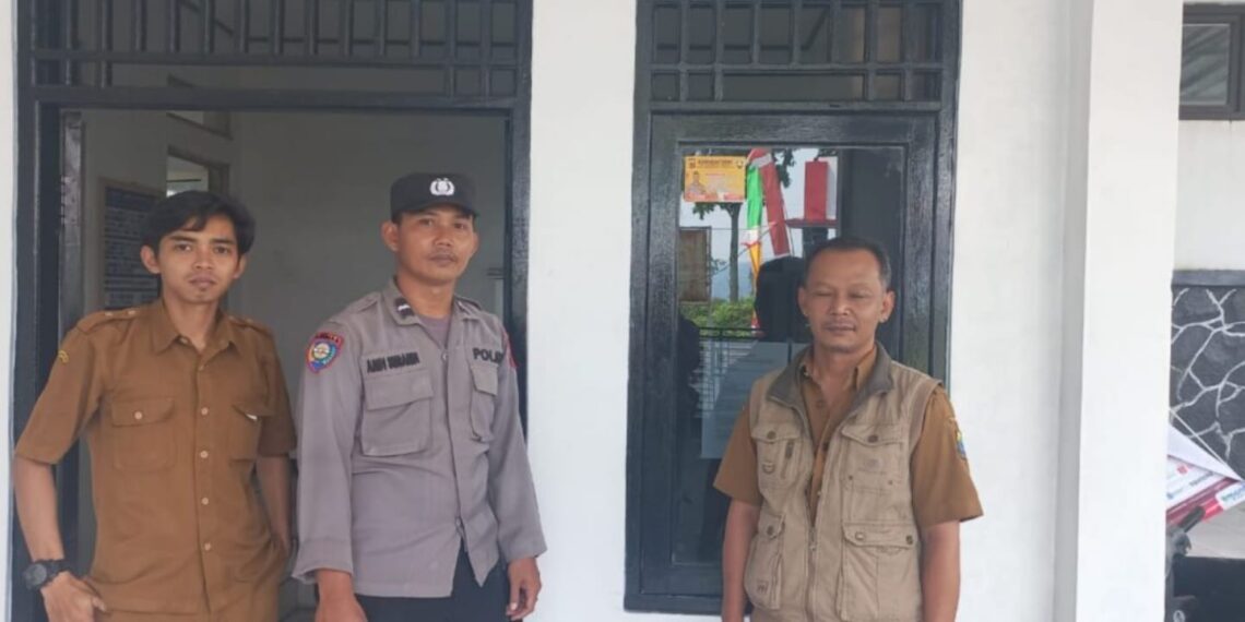 Bhabinkamtibmas Tingkatkan Sambang Warga Songgom Jalin Silaturahmi Kamtibmas