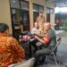 Bersinergi dan Selalu Bersilahturahmi, Bhabinkamtibmas Jalin Kebersamaan Dengan Danramil Dan Camat Di Kantor Kelurahan