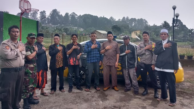 Guna menjaga kondisifitas wilayah Sinergi TNI-POLRI Sambangi warga