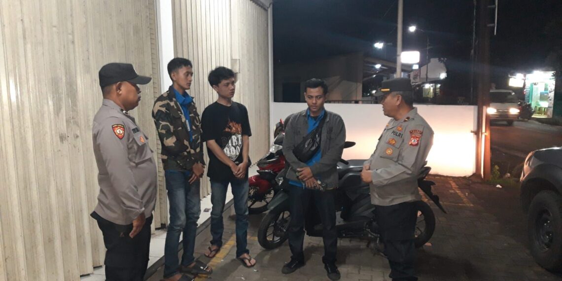 Polsek Mande Patroli ke Minimarket Antisipasi terjadinya C3