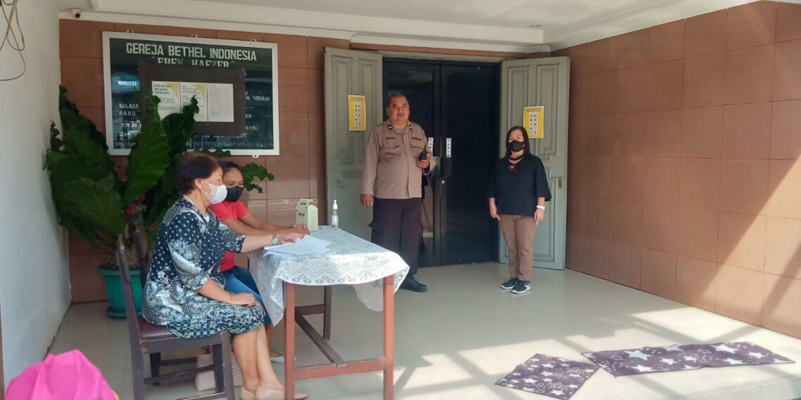 Ciptakan Rasa Aman Kepada Jemaah Yang Melaksanakan Ibadah Mingguan, Anggota Polsek Gunungguruh Berikan Pengamanan Di Gereja