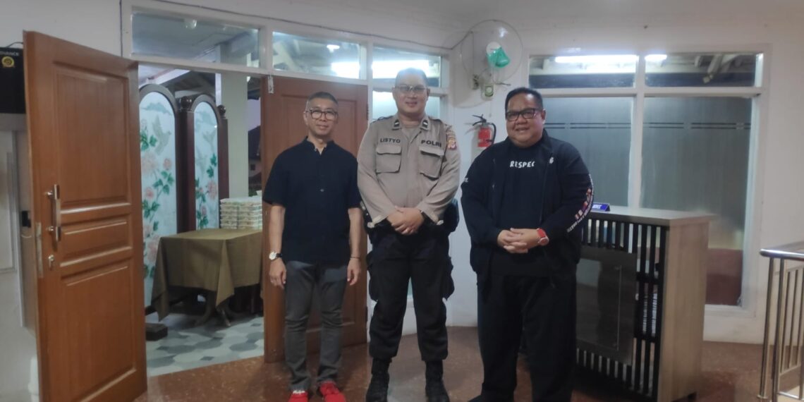 Jaga Keamanan Ibadah Gereja GBI MNCC, Polsek Kebon Pedes Lakukan Pengamanan