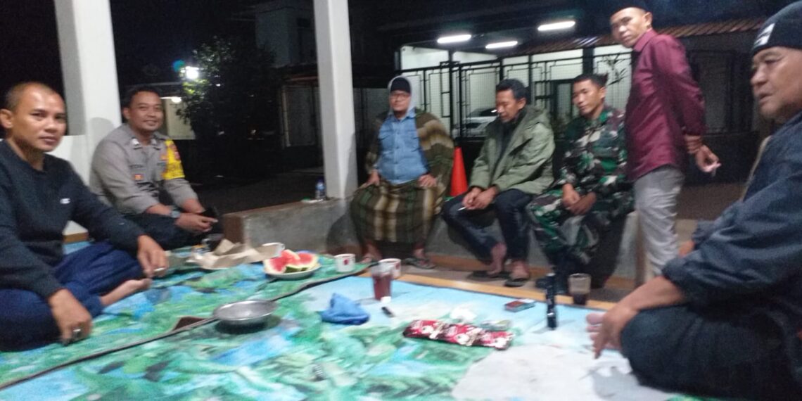 BHABINKAMTIBMAS BERSAMA BABINSA PATROLI CEK POSKAMLING DI DESA SUKAMANAH KEC.CISAAT