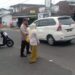 Bhabinkamtibmas  Polsek Lembursitu Intensipkan Gatur Lalin   depan SD CBM cipanengah Kec Lembursitu Kota Sukabumi
