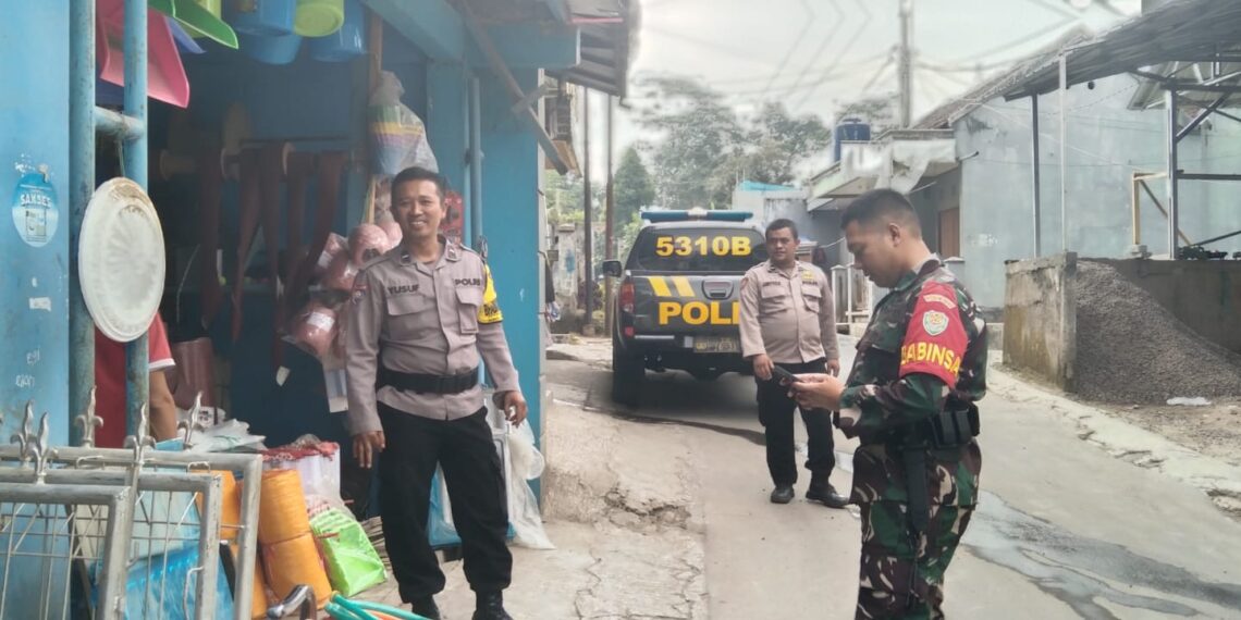 Bhabinkamtibmas Polsek Sukaraja Laksanakan Patroli Pada Hari Pertama Masuk Sekola Guna Antisipasi Tawuran Pelajar