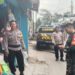 Bhabinkamtibmas Polsek Sukaraja Laksanakan Patroli Pada Hari Pertama Masuk Sekola Guna Antisipasi Tawuran Pelajar