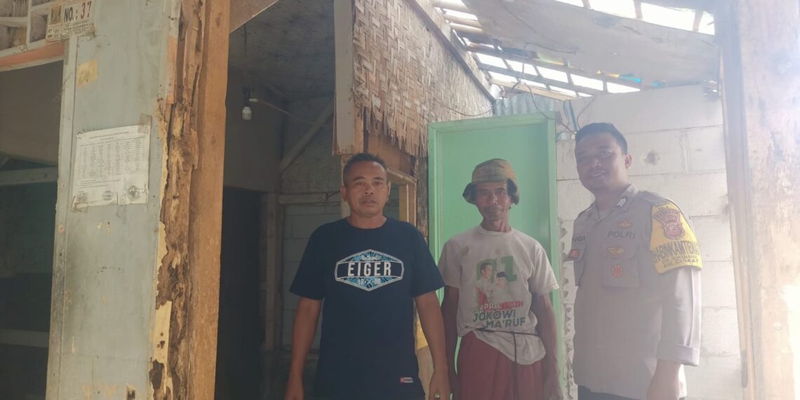 Patroli Dialogis,Bhabibkamtibmas Polsek Cisaat  Sambangi masyarkat Dan Berikan Himbauan Kamtibmas