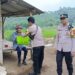 Polsek sukaraja melaksanakan kegiatan penyaluran baksos