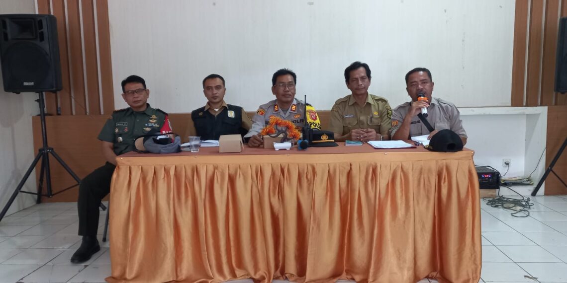 Polsek sukabumi menghadiri rapat koordinasi Forkompincam