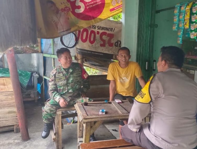 Sinergitas TNI-POLRI Bhabinkamtibmas Kel. Gedongpanjang Polsek Citamiang bersama Babinsa Sambangi Warga Binaan.