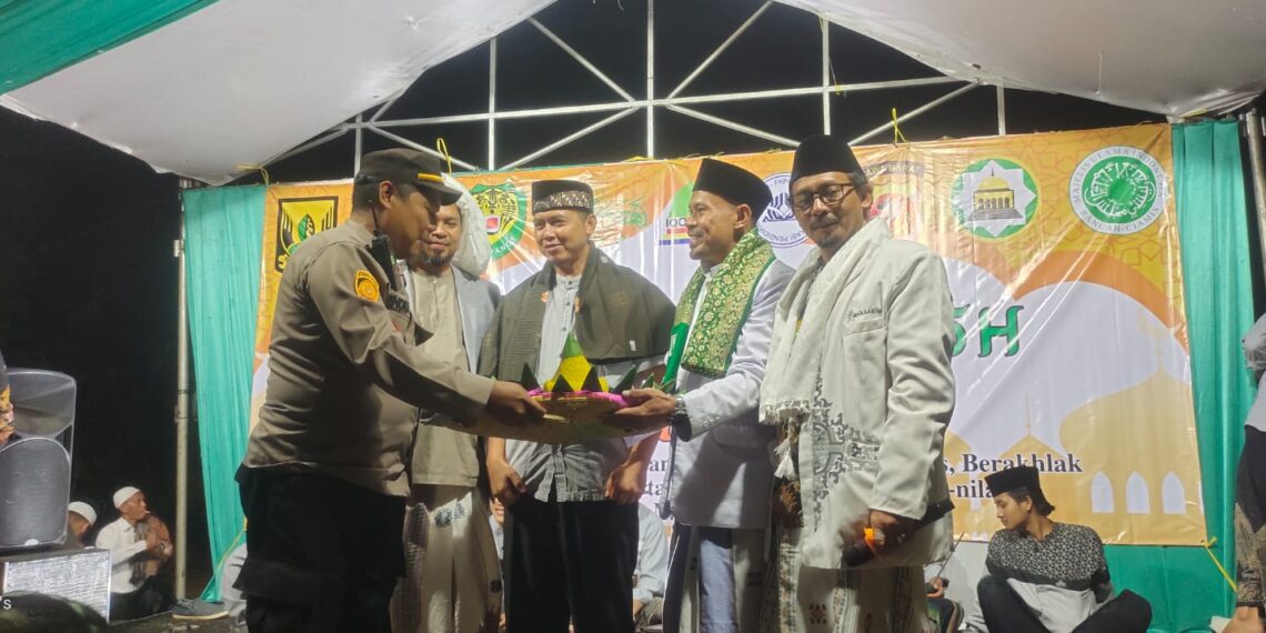 Kegiatan Pawai Obor Dan Istighosah Sambut Tahun Baru 1 Muharam1445 H, Polsek Cireunghas Gelar Pengaman Maksimal