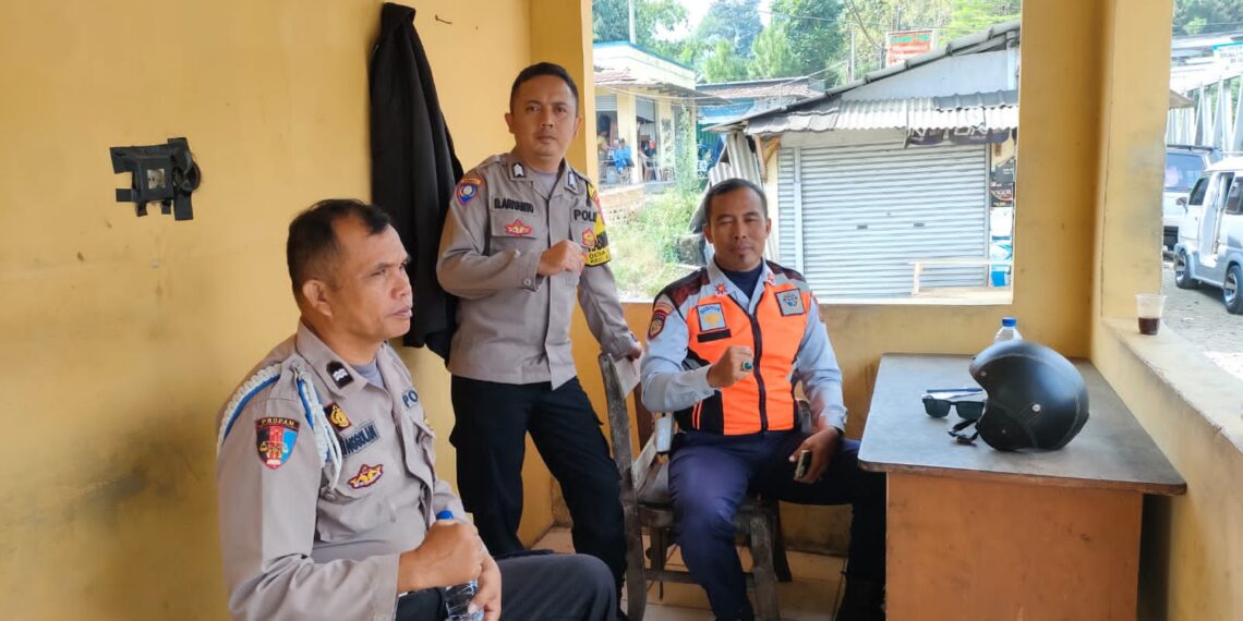 Bhabinkamtibmas Desa Sasagaran Lakukan Dialogis dengan Petugas Dishub Terminal Jubleg