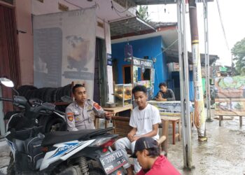 Dalam Sambangnya Ke Pemuda,Anggota Unit Samapta Polsek Cireunghas Berikan Pembinaan Dan Penyuluhan