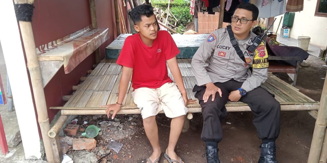 Sambang, Cara Bhabinkamtibmas Pererat Tali Silaturahmi Dengan Warga masyarakat