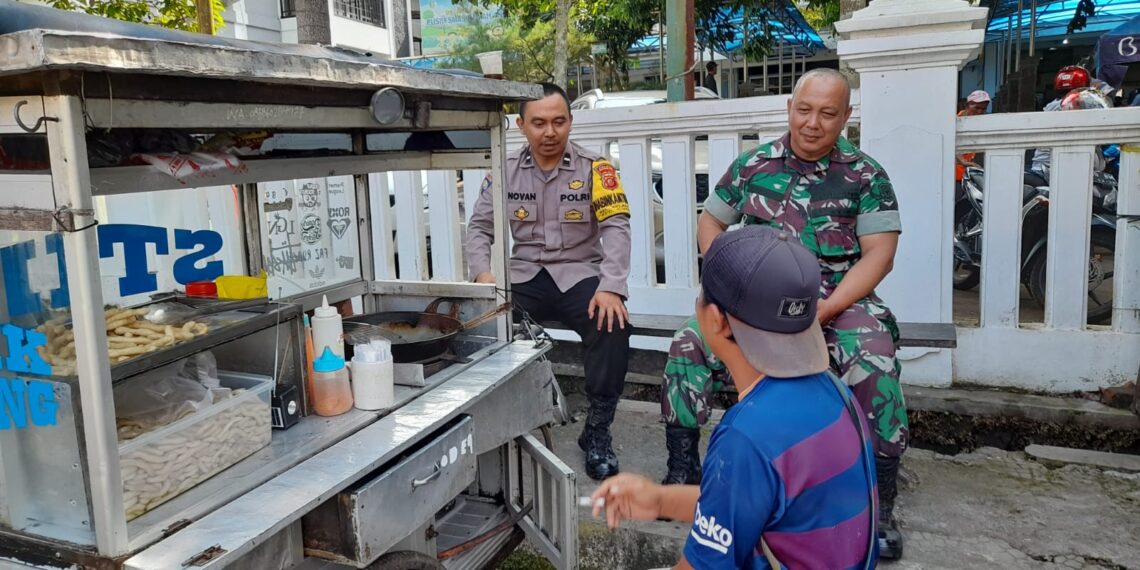 Demi Terciptanya Keamanan, Patroli  Polsek Cikole Laksanakan Giat Dialogis