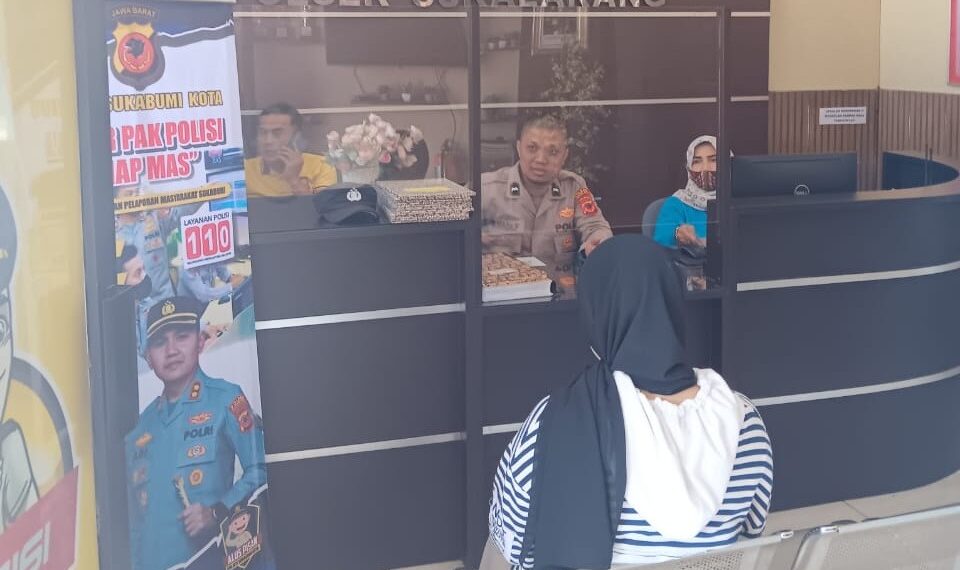 POLSEK SUKALARSNG TINGKATKAN KEPERCAYAAN MASYARAKAT TERHADAP KINERJA POLRI MELALUI PELAYANAN SPKT