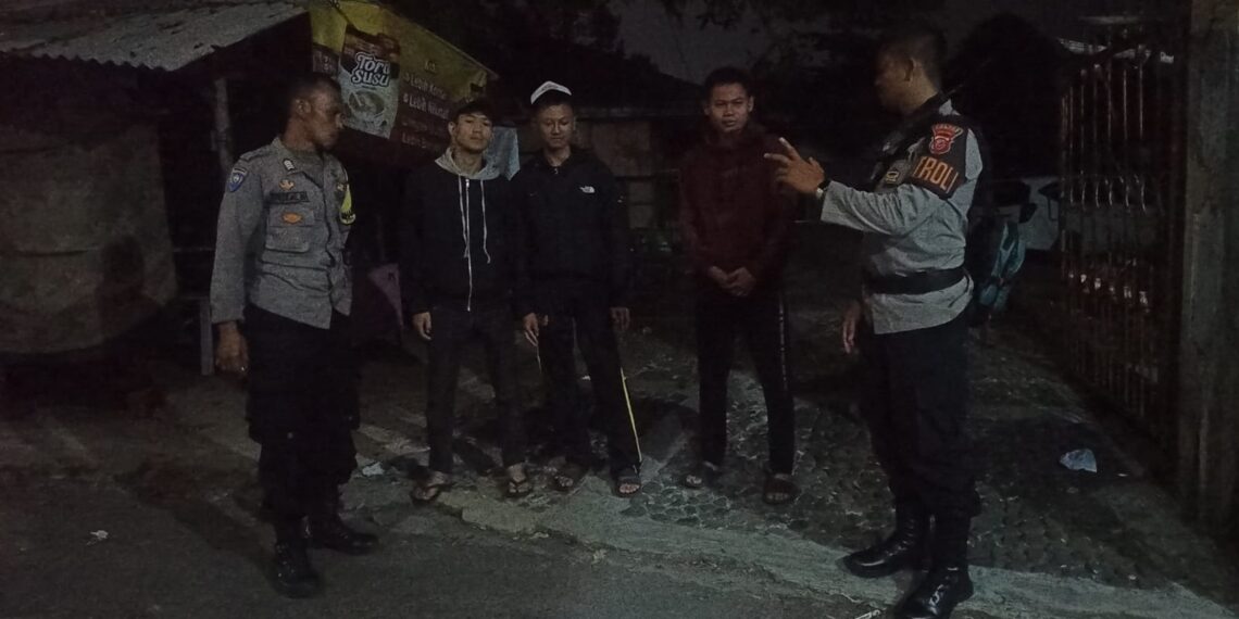 Patroli dialogis malam salah satu strategi tepat yang dilakukan oleh Polri dalam rangka mencegah terjadinya tindak kriminalitas