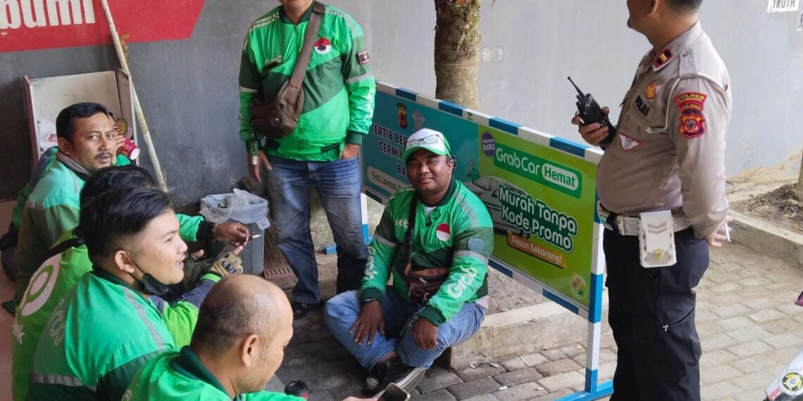 Polsek Cikole Laksanakan Dikmas Lantas Kepada Ojol