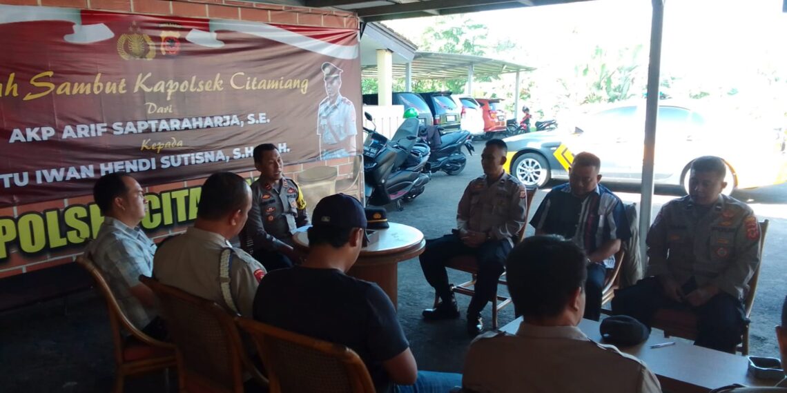 Polsek Citamiang Gelar Anev Mingguan
