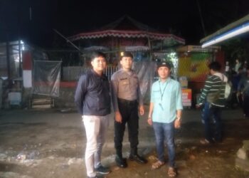 Patroli Malam Hari Anggota Polsek Dialogis Dengan Masyarakat Yang Masih Beraktifitas, Sampaikan Pesan-Pesan Kamtibmas