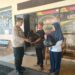 Berbagi di hari Jum’at Berkah Kapolsek Cisaat berikan bantuan Paket Sembako Kepada PHL Polsek (Pekerja Harian Lepas)