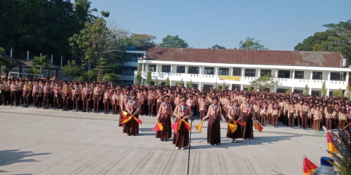 Polsek Gunungpuyuh Hadiri Upacara Peringatan HUT Pramuka Ke 62 Tahun 2023 Tk. Kwartir Ranting Kecamatan Gunungpuyuh