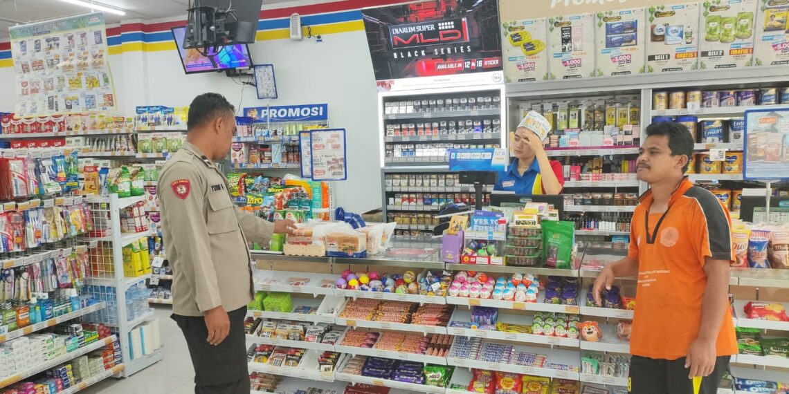 Polsek kadudampit Laksanakan Patroli Ke Minimarket antisipasi gukamtibmas