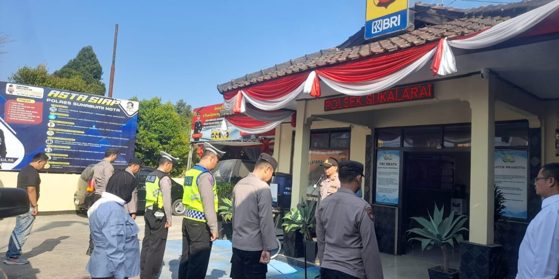 Sampaikan Arahan Kepada Anggota Saat Apel Pagi, Kapolsek Sukalarang Pimpin Apel Pagi