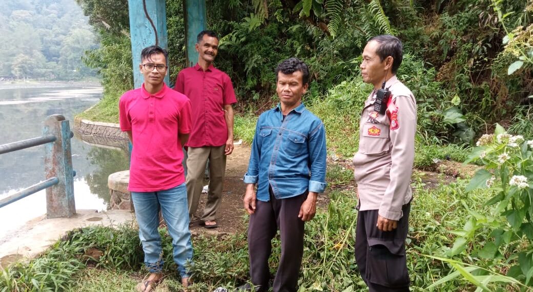 Polsek kadudampit laksanakan patroli dialogis ke sejumlah lokasi guna antisipasi tindakan kejahatan