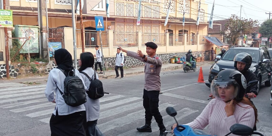Gatur Pagi Hari Polsek Citamiang Sebagai Bentuk Pelayanan Kepada Masyarakat