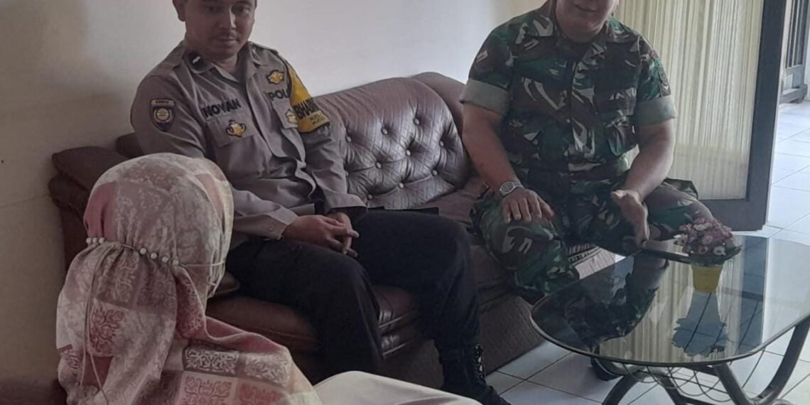Sinergitas Bhabinkamtibmas Polsek Cikole Beserta Babinsa Laksanakan Giat Sambang