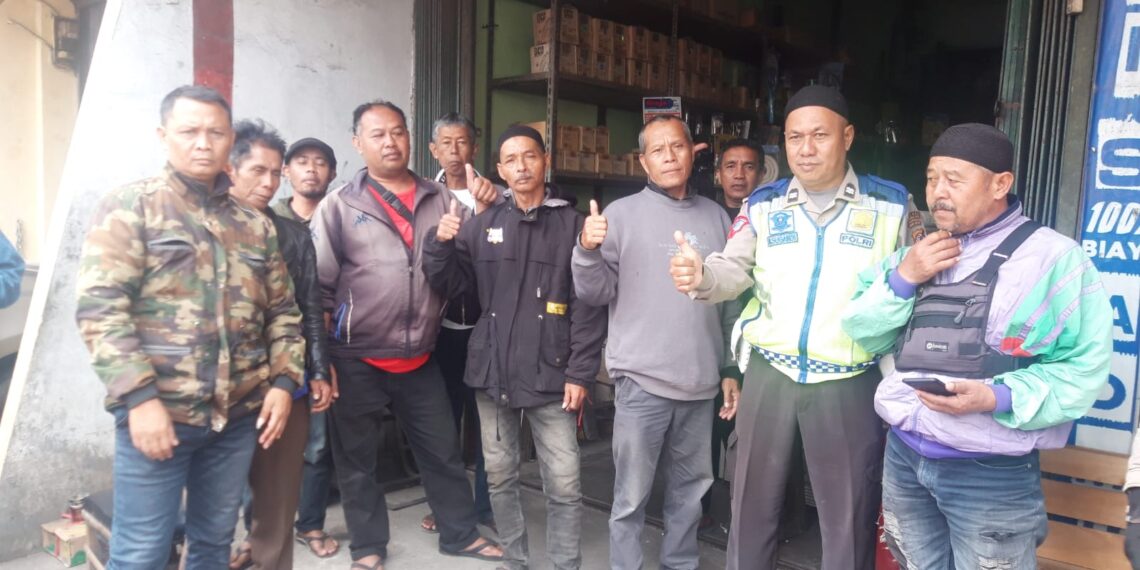 Panit Lantas Polsek Sukaraja memberikan pembinaan dan penyuluhan hukum tentang modus penipuan