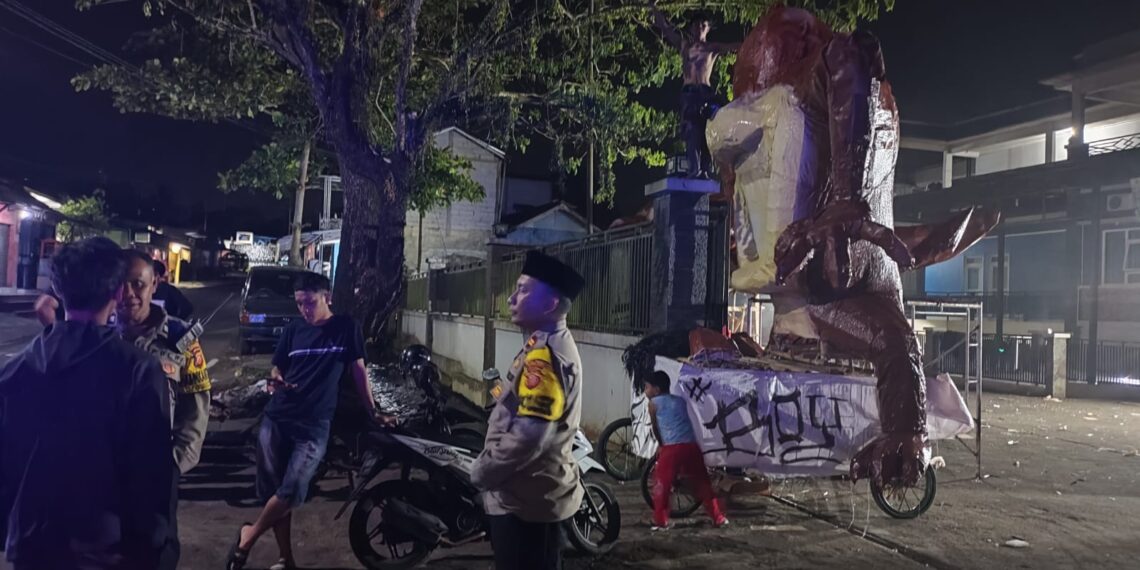 Polsek kadudampit Laksanakan Patroli Pada Malam Hari Antisipasi gukamtibmas