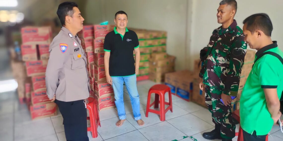 Dekati warga Babinkamtibmas bersinergi dengan Babinsa Sambangi Warga dan Berikan Imbauan Kamtibmas