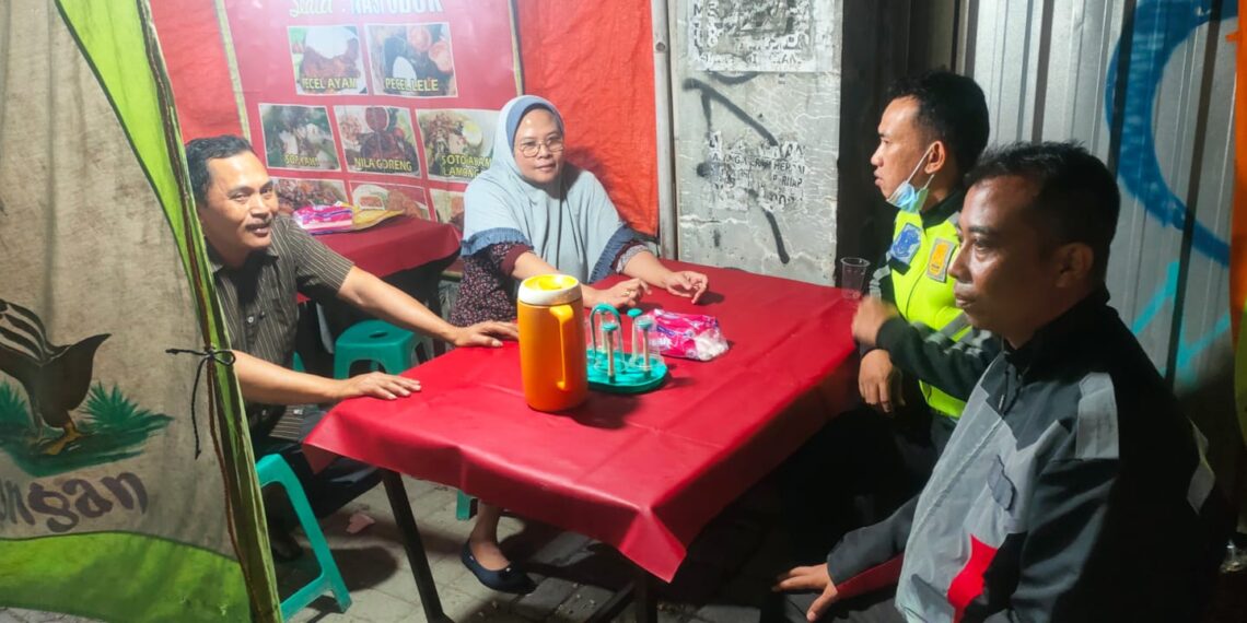 Tingkatkan Patroli malam Hari, Unit samapta Polsek Warudoyong Pantau Perumahan dan Objek vital di wilkum polsek Warudoyong.