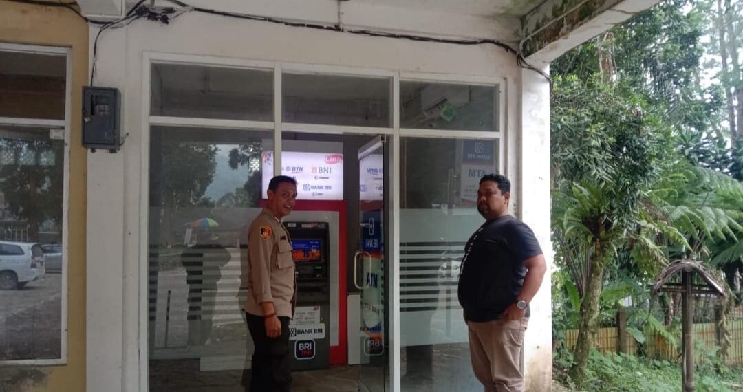 Polsek kadudampit Patroli Kontrol ATM BRI Cegah Kejahatan