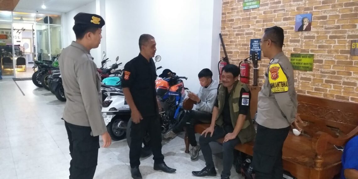 Polsek Gunungpuyuh Polres Sukabumi Kota Polda Jabar melaksanakan KRYD