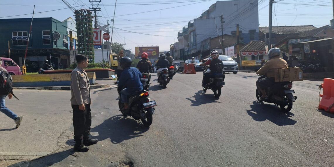 Ciptakan Kamseltibcarlantas, Polsek Citamiang Gelar Pelayanan Rutin Gatur Sore hari