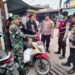 CEGAH C3 POSEK BAROS BERIKAN HIMBAUAN KAMTIBMAS KEPADA WARGA MASYARAKAT YANG SEDANG MELAKSANAKAN AKTIFITAS DI SIANG HARi.