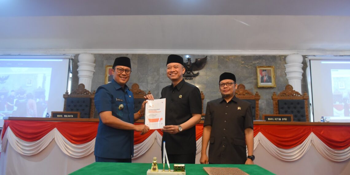 Rapat Paripurna Penjelasan Wali Kota Terhadap Pajak Daerah dan Retribusi Daerah Sukabumi
