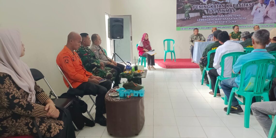 Bhabinkamtibmas  Polsek Cireunghas Polres Sukabumi Kota Bersama Babinsa Beri Pelatihan Peningkatan Kapasitas Linmas